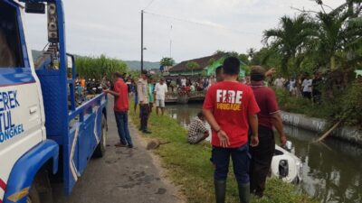 Belajar Stir Berujung Apes, Xenia Nyemplung Sungai saat Pemudi 21 Tahun Latihan Bersama Bapaknya di Bantul