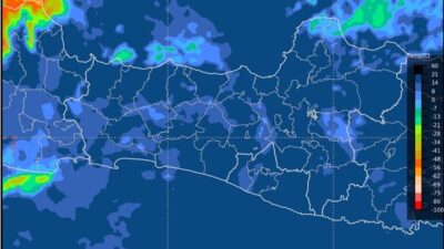 BMKG Peringatkan Nelayan dan Wisatawan: Gelombang Setinggi 4 Meter Mengintai Pesisir Selatan DIY, Selasa Ini