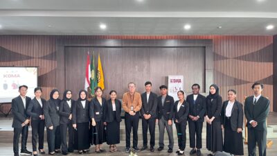 Peluncuran Majalah KOMA, Hasil Karya Mahasiswa Ilmu Komunikasi UWM