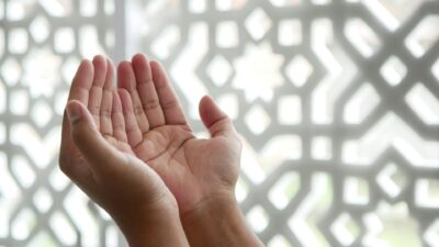 7 Teks Doa Penutupan MPLS 2025: SD, SMP hingga SMA