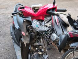 Nyebrang tanpa Peduli Arus, Revo Adu Banteng dengan BeAT di Depan Rumah Lurah Putat Gunungkidul
