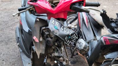 Revo Adu Banteng dengan BeAT