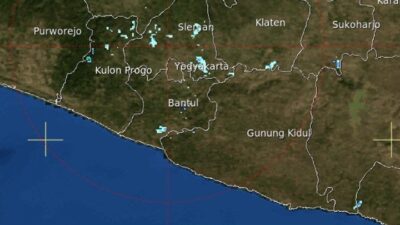 Hari Pertama Masuk Sekolah: Cuaca Bersahabat, tapi Gelombang Tinggi Mengancam Perairan Selatan DIY
