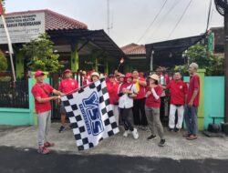 Memeriahkan HUT ke-80 RI, Warga RW03 Langenastran Lor Jalan Sehat Keliling “Njeron Beteng” Sisi Timur