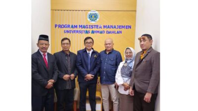 Dirut Bank Bantul Bambang Suryo Wibowo Lulus Tepat Waktu di Program MM UAD