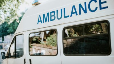 Mobil Asal Wonosobo Tabrak Tebing di JJLS Saptosari Gunungkidul, Pengemudi Hindari Kucing Menyeberang