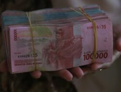 Rupiah Melemah ke Rp16.499 di Tengah Gelombang Demonstrasi, Pasar Keuangan Indonesia Kian Tertekan