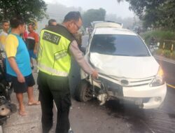 Xenia Hantam Motor: Pengemudi Ugal-ugalan di Tikungan Patuk, Dua Korban Terluka Serius