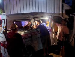 Truk Hantam Ambulans di Ring Road Timur Bantul Bawa Pasien, Mahasiswa Luka-Luka