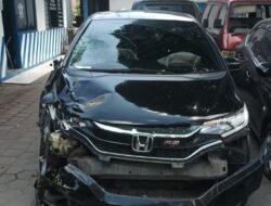 Update Terbaru Kecelakaan di Perempatan Bugisan: Pengendara Motor Akhirnya Meninggal dan Dua Penumpang Honda Jazz Kabur