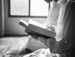 3 Contoh Doa Malam Tirakatan 17 Agustus untuk Pahlawan, Tanah Air, dan Bangsa