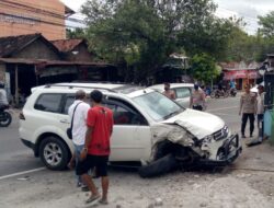 Pajero Nekat Menyalip, Pick Up dan Dua Motor Terlibat Tabrakan Beruntun di Piyungan Bantul