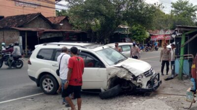 Pajero Nekat Menyalip, Pick Up dan Dua Motor Terlibat Tabrakan Beruntun di Piyungan Bantul