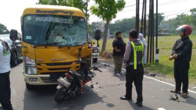 Honda Revo Oleng dan Hantam Elf di Sedayu Bantul, Warga Purwokerto Dilarikan ke RS
