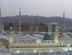 Contoh Khutbah Jumat 12 September 2025: Manfaatkan Sisa Waktu untuk Bertobat