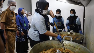 Wakil Bupati Kulon Progo bersama Ahli Gizi Sidak SPPG Sentolo