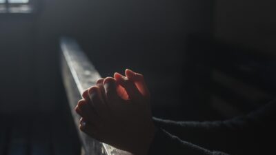 Teks Susunan Doa Rosario Rabu 8 Oktober 2025 dengan Peristiwa Mulia