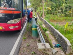 Kecelakaan di Jalan Yogya–Wonosari: Motor Tabrak Bus, Pengendara Terlempar ke Selokan