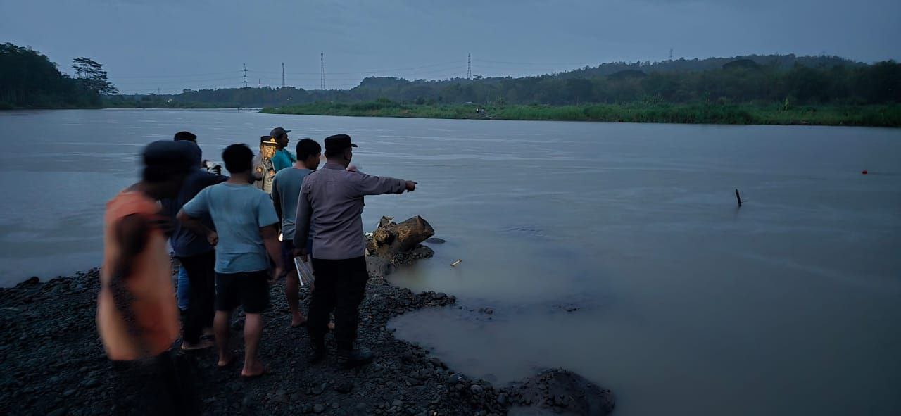 Remaja Tenggelam di Sungai Progo