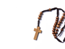 Doa Rosario Hari Senin 20 Oktober 2025: Peristiwa Gembira dan Ujud Doa Harian