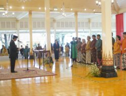 Sri Sultan HB X Ajak Birokrat DIY Satukan Potensi Lintas Generasi di Pelantikan 9 Pejabat Baru