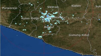 Peringatan BMKG DIY: Hujan Sedang–Lebat Berpotensi Disertai Petir dan Angin Kencang, Rabu 19 November 2025