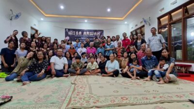 Peringatan Arwah Semua Orang Beriman, Lingkungan Santa Angela Merici Suryoputran Rayakan Ekaristi