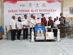 Perkuat Layanan Kesehatan: PMI, IFRC dan Mitra Serahkan Peralatan Medis untuk PMI Jawa Tengah dan PMI DIY