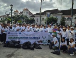 Malioboro Resik & Ijo: Giat Jalan Sehat dan Memungut Sampah di Jalan Malioboro