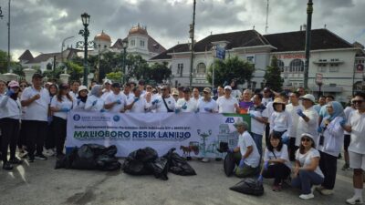 Malioboro Resik & Ijo: Giat Jalan Sehat dan Memungut Sampah di Jalan Malioboro
