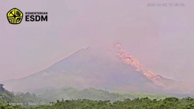 Gunung Merapi Luncurkan Enam Awan Panas dalam Sehari, Jarak Luncur Capai 2,5 Kilometer