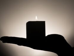 Teks Doa Novena Arwah Hari Kelima 5 November 2025: Doa Indulgensi untuk Jiwa yang Tidak Pernah Dikasihi