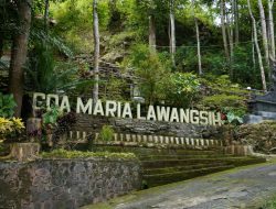 Berziarah ke Gua Maria Lawangsih dan Gua Maria Pangiloning Leres