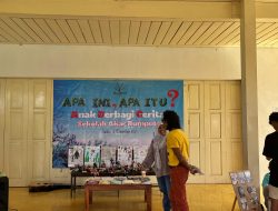 Siswa Sekolah Akar Rumput Antusias Presentasi Proses Belajar “Anak Berbagi Cerita” 