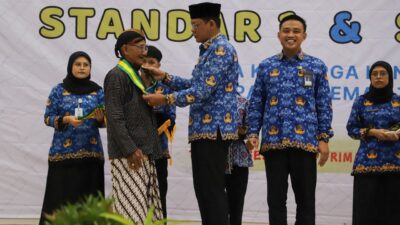 Wabup Sleman Danang Maharsa Mewisuda 474 Peserta Sekolah Lansia