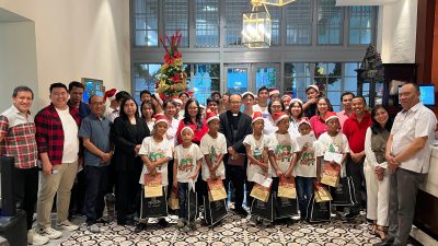 Sambut Natal Bersama Anak Panti Asuhan LKSA Immanuel, Kokoon Hotel Surabaya Gelar “Tree Lighting Ceremony”