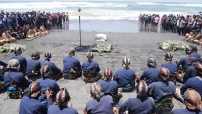 Labuhan Parangkusumo, Wujud Penghormatan kepada Leluhur Mataram