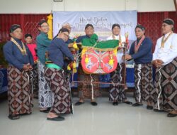 Bupati Sleman Terima Ubarampe Upacara Adat Labuhan Merapi Rangkaian Tingalan Dalem Jumenengan