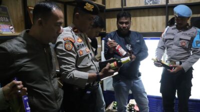 Polres Bantul Razia Outlet 23 di Kasihan, Ratusan Botol Miras Ilegal Disita