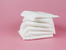 Jika Haid Datang di Siang Hari Saat Sedang Puasa, Bagaimana Hukumnya?