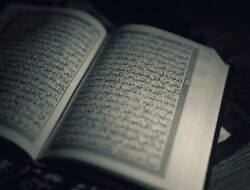 Doa Malam Nuzulul Quran 17 Ramadan Lengkap Latin dan Artinya