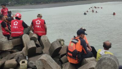 Pencarian Bocah Tenggelam di Muara Sungai Serang Kulon Progo, Tim SAR Gabungan Kerahkan Penyelam