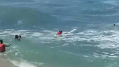 Ombak Besar Pantai Drini Gulung Dua Wisatawan, Detik-Detik Dramatis Penyelamatan di Pesisir Gunungkidul