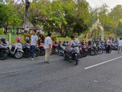 OMK Paroki Santa Maria Bunda Penasihat Baik Wates, Bantu Menata dan Jaga Parkir Kendaraan Jamaah Salat Idulfitri 1447 H
