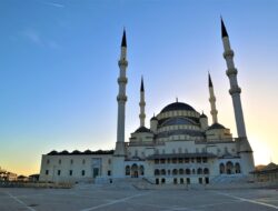 Naskah Khutbah Idul Adha 2026 Menginspirasi: Esensi Kurban Bagi Muslim