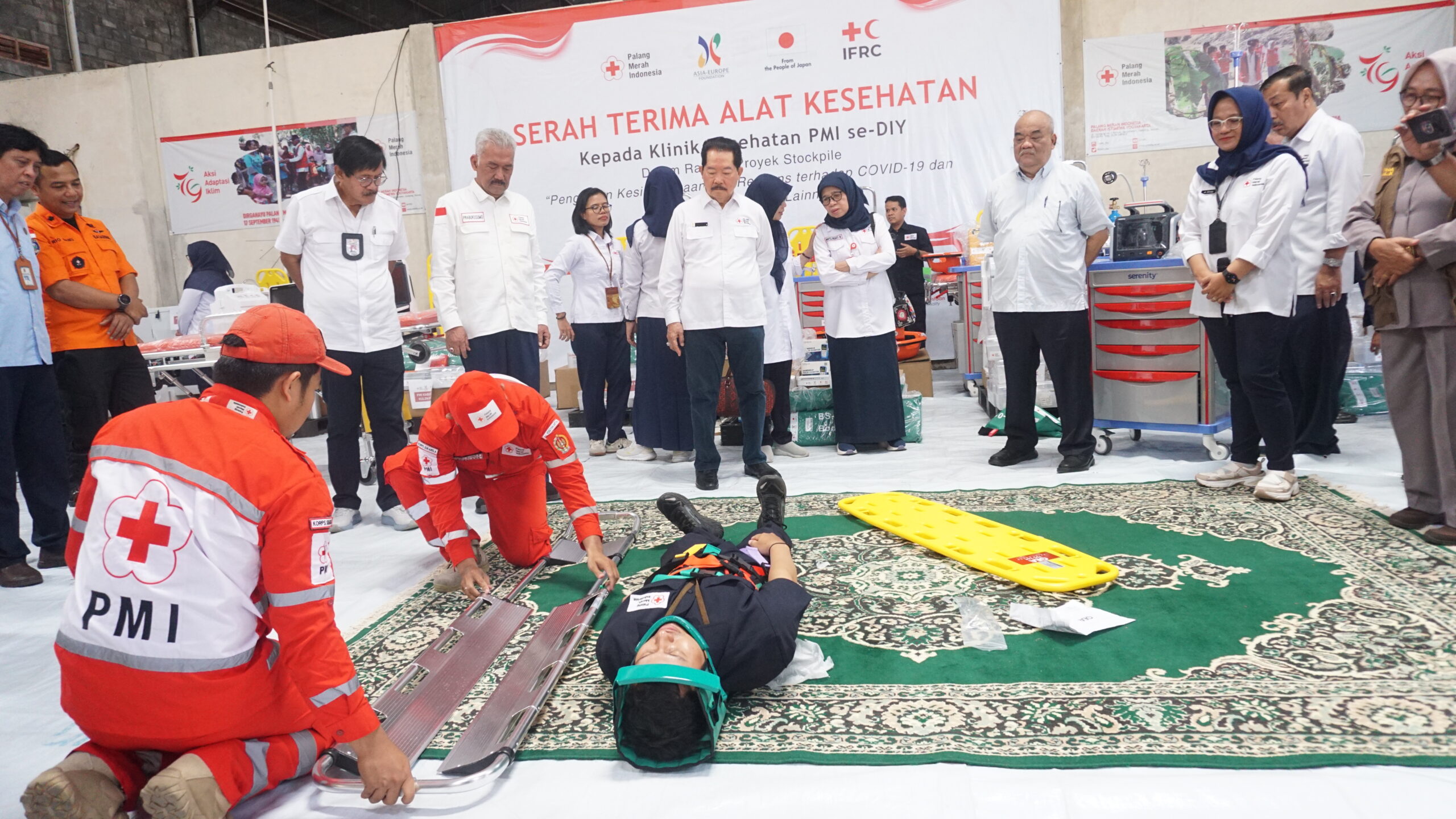 PMI DIY Menerima Hibah Peralatan Medis Tahap 2 dan 3 dari PMI Pusat, IFRC dan Mitra