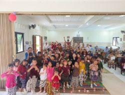 Kartini dan Kartono Cilik KB – TK Marsudirini St.Theresia Boro Beraksi, Berbagi Kasih bersama Lansia Panti Werdha Santa Monica Boro