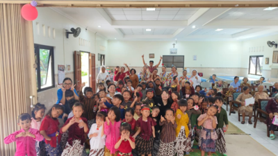 Kartini dan Kartono Cilik KB – TK Marsudirini St.Theresia Boro Beraksi, Berbagi Kasih bersama Lansia Panti Werdha Santa Monica Boro