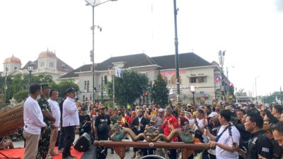 Aksi Damai Forum Jogja Damai: Jaga Jogja dengan Cinta
