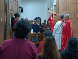 Penuh Hikmat, Merayakan Misa Jumat Agung di Gereja Santa Lidwina Stasi Bedog Paroki Kumetiran Yogyakarta